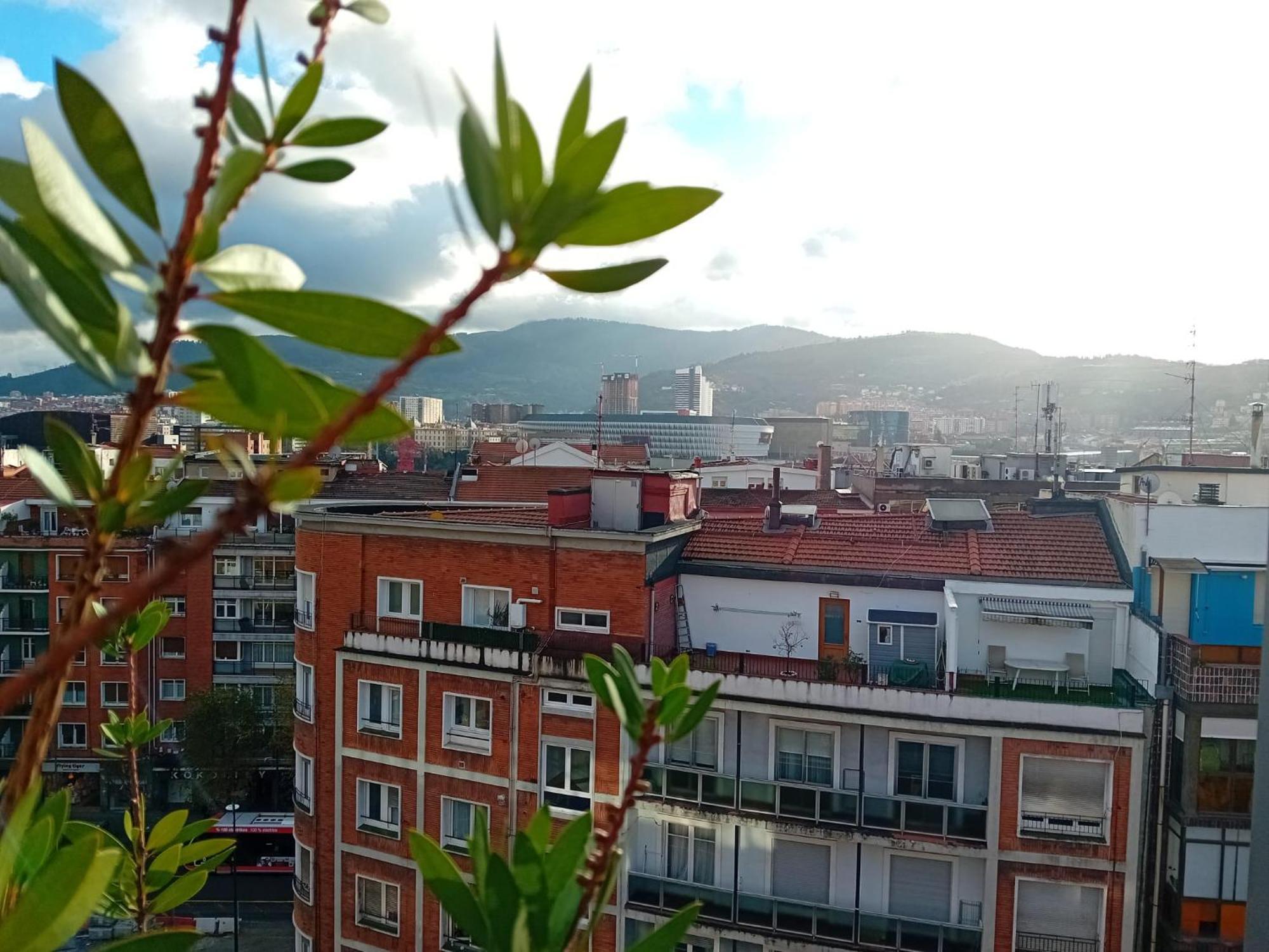 Estudios Bilbao Deusto Exterior foto